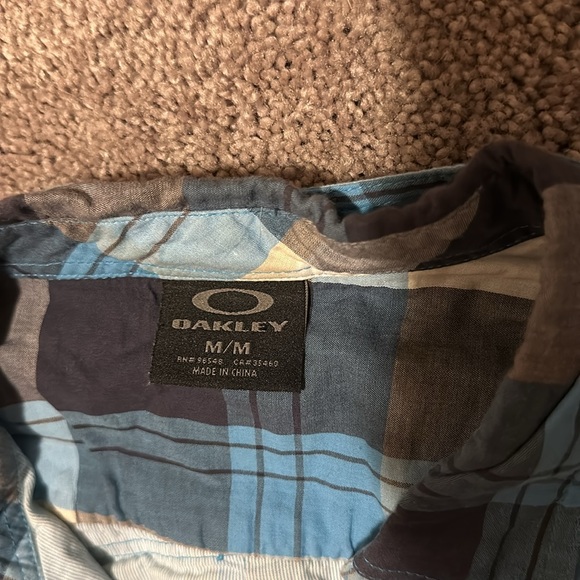 Oakley long sleeve dress shirt - Picture 2 of 3